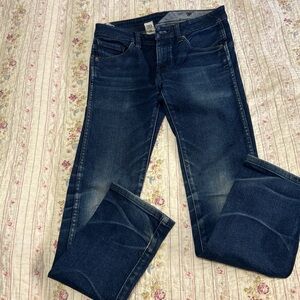 Volcom juniors dark Blue Jeans low waist,distressed, and straight leg 28 juniors